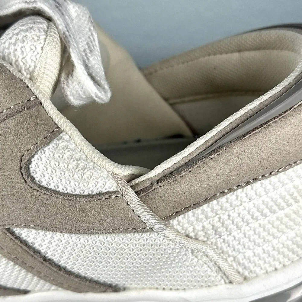 Zeba Shoes Women's Size  9.5 White Sand Hands Free Lace Up Sneakers - Picture 12 of 16